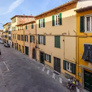 heart-of-lucca-style-whitin-the-walls.it-tuscanyhotel.com/